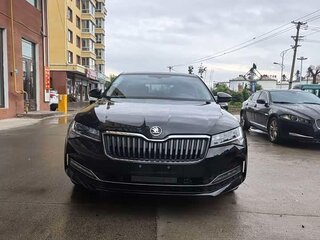 2024 Skoda Superb IV, чёрный, 4214227 рублей, вид 2