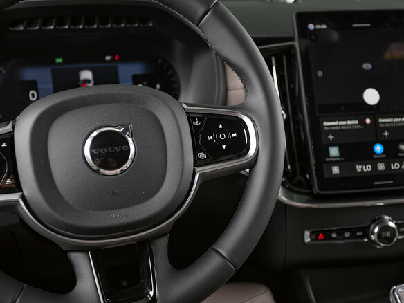 2026 Volvo XC90 B6 II Рестайлинг 2, чёрный - вид 18
