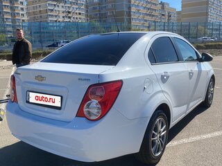 2014 Chevrolet Aveo II, белый, 735000 рублей, вид 5