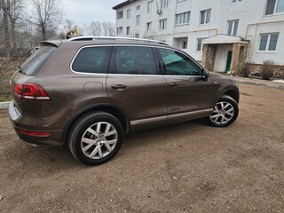 2014 Volkswagen Touareg II, коричневый, 2600000 рублей, вид 4
