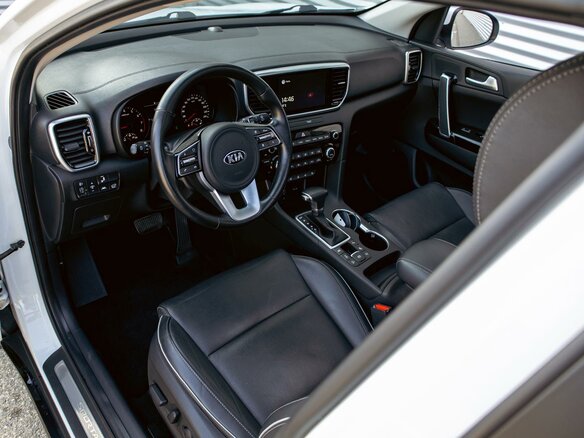 2021 Kia Sportage IV Рестайлинг, белый, 2095000 рублей - вид 12