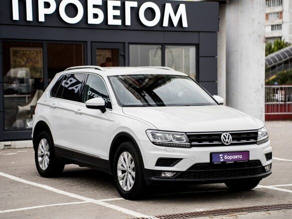 2017 Volkswagen Tiguan II, белый, 2418000 рублей - вид 2