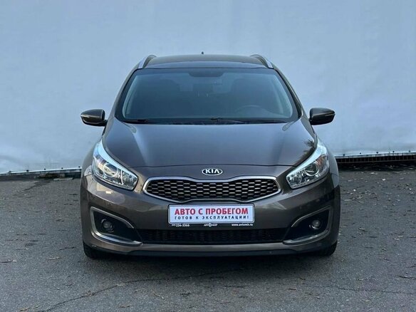 2017 Kia Ceed II Рестайлинг, коричневый, 1420000 рублей - вид 1