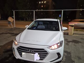 2016 Hyundai Elantra VI (AD), белый, 780000 рублей, вид 3