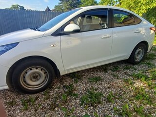 2021 Hyundai Solaris II Рестайлинг, белый, 1800000 рублей, вид 3