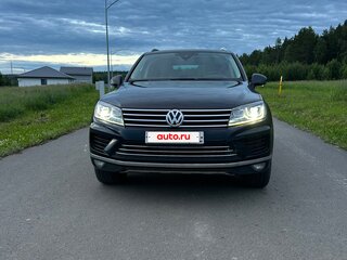 2016 Volkswagen Touareg II Рестайлинг, синий, 2429000 рублей, вид 2