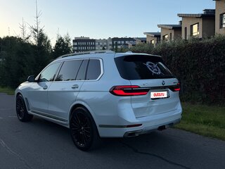 2022 BMW X7 40i I (G07) Рестайлинг, белый, 6800000 рублей, вид 5