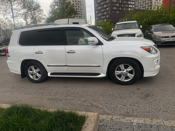 2012 Lexus LX 570 III Рестайлинг, серебристый, 6500000 рублей - вид 5