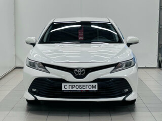 2018 Toyota Camry VIII (XV70), белый, 2030000 рублей, вид 1