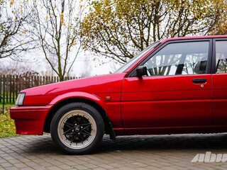 1984 Toyota Corolla V (E80), красный, 380000 рублей, вид 5