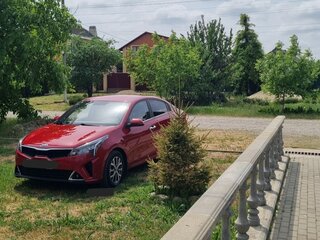 2020 Kia Rio IV Рестайлинг, красный, 1350000 рублей, вид 5