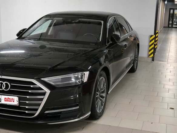 2020 Audi A8 Long 55 TFSI IV (D5), чёрный, 4250000 рублей - вид 4