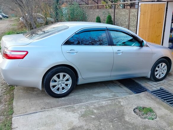2009 Toyota Camry VI (XV40) Рестайлинг, серебристый, 1550000 рублей - вид 3