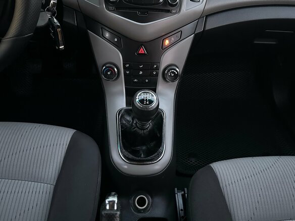2012 Chevrolet Cruze I, чёрный, 697000 рублей - вид 10