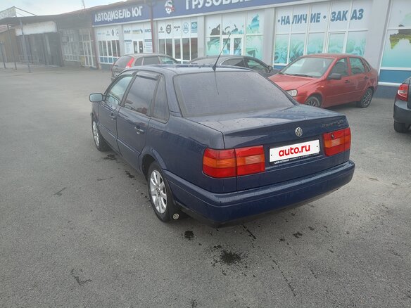 1994 Volkswagen Passat B4, синий, 320000 рублей - вид 4