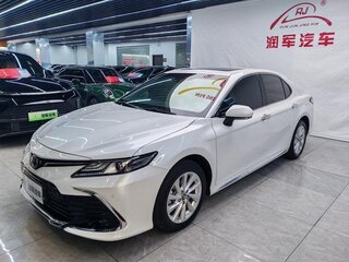 2023 Toyota Camry VIII (XV70) Рестайлинг, белый, 3157000 рублей, вид 1