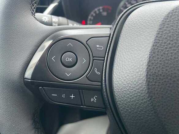 2019 Toyota Corolla XII (E210), чёрный, 1620000 рублей - вид 9