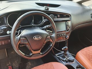 2017 Kia Ceed II Рестайлинг, коричневый, 840000 рублей, вид 4