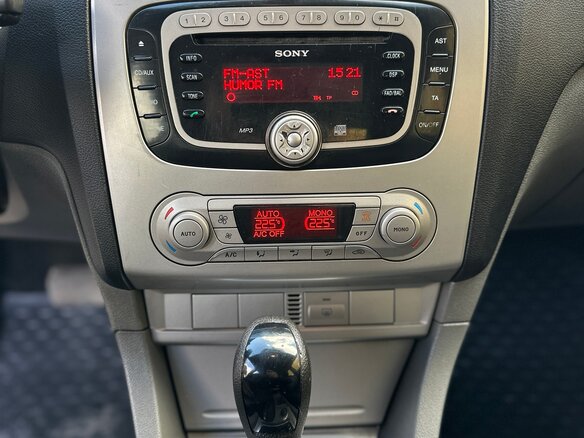 2008 Ford Focus II Рестайлинг, серебристый - вид 24