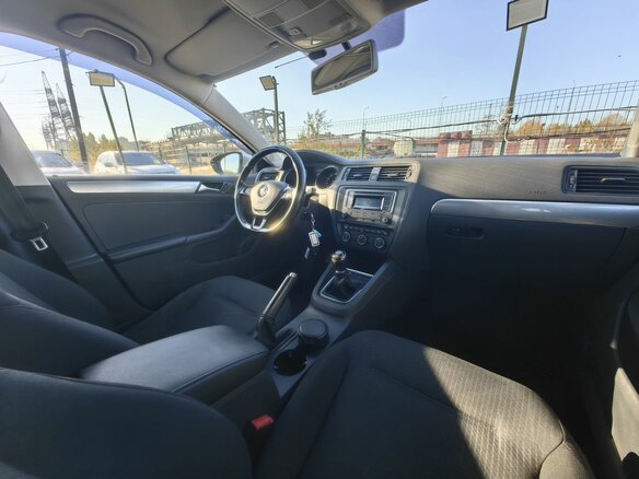 2015 Volkswagen Jetta VI, серебристый, 999000 рублей - вид 9