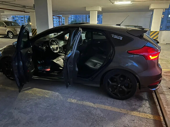 2017 Ford Focus ST III Рестайлинг, серый, 1725000 рублей - вид 7