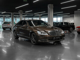 2010 Mercedes-Benz S-Класс 500 V (W221) Рестайлинг, коричневый, 2100000 рублей, вид 2