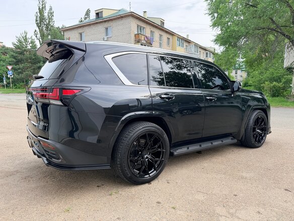 2023 Lexus LX 600 IV, чёрный, 14400000 рублей - вид 2