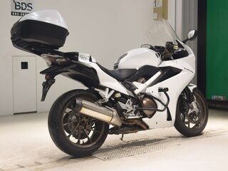 2016 Honda VFR 800, белый, 781000 рублей, вид 5