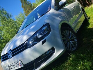 2013 Volkswagen Sharan II, белый, 1300000 рублей, вид 3
