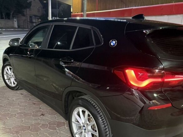 2020 BMW X2 sDrive18i I (F39), чёрный, 2330000 рублей - вид 1