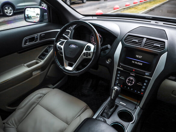2014 Ford Explorer V, чёрный, 1594777 рублей - вид 9
