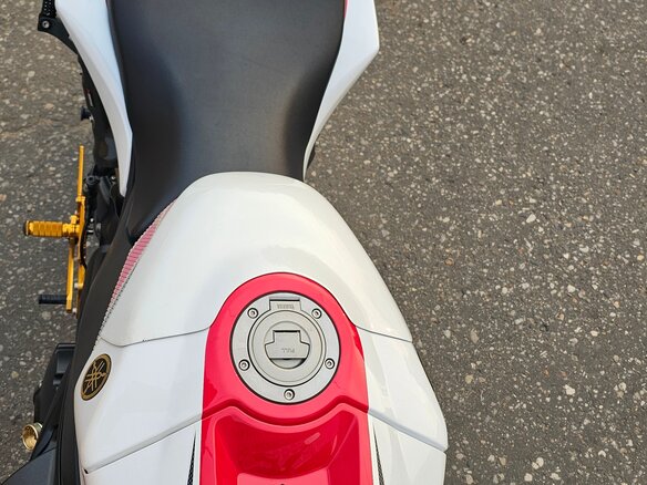 2011 Yamaha YZF-R1, белый, 1300000 рублей - вид 4