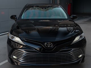 2018 Toyota Camry VIII (XV70), чёрный, 2600000 рублей, вид 2