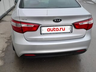 2012 Kia Rio 5-speed III, серебристый, 680000 рублей, вид 3