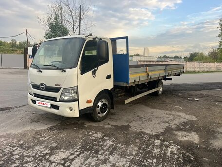 2013 Hino Series 300 (Dutro), белый, 1390000 рублей, вид 1