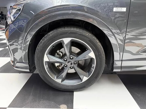 2023 Audi Q3 35 TFSI II (F3), серый, 2280000 рублей - вид 11