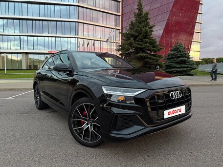 2021 Audi Q8 55 TFSI I (4M), чёрный, 5300000 рублей, вид 2