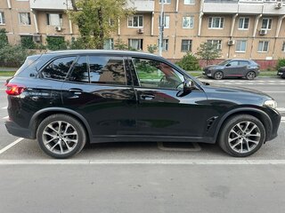 2020 BMW X5 40i IV (G05/G18), чёрный, 5300000 рублей, вид 4
