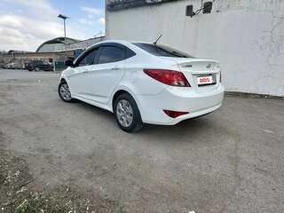 2014 Hyundai Solaris I Рестайлинг, белый, 950000 рублей, вид 5