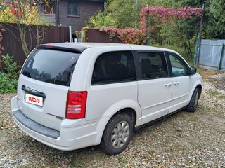 2009 Chrysler Town & Country V, белый, 850000 рублей, вид 4