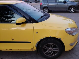 2011 Skoda Fabia II Рестайлинг, жёлтый, 320000 рублей, вид 4