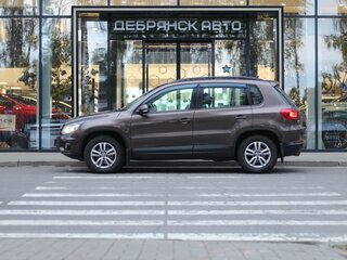 2016 Volkswagen Tiguan I Рестайлинг, коричневый, 1690000 рублей, вид 2