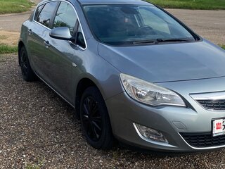2011 Opel Astra J, серебристый, 680000 рублей, вид 3