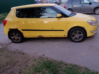 2011 Skoda Fabia II Рестайлинг, жёлтый, 320000 рублей, вид 2