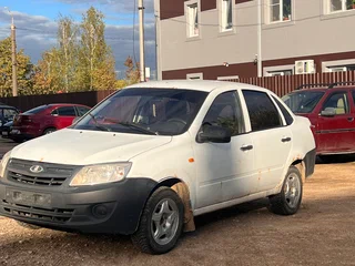 2013 Lada (ВАЗ) Granta I, белый, 70000 рублей, вид 1