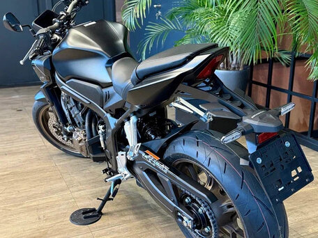 2025 Honda CB 650R, чёрный, 1450000 рублей, вид 5