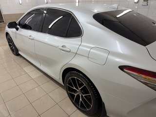 2021 Toyota Camry VIII (XV70) Рестайлинг, белый, 3950000 рублей, вид 5