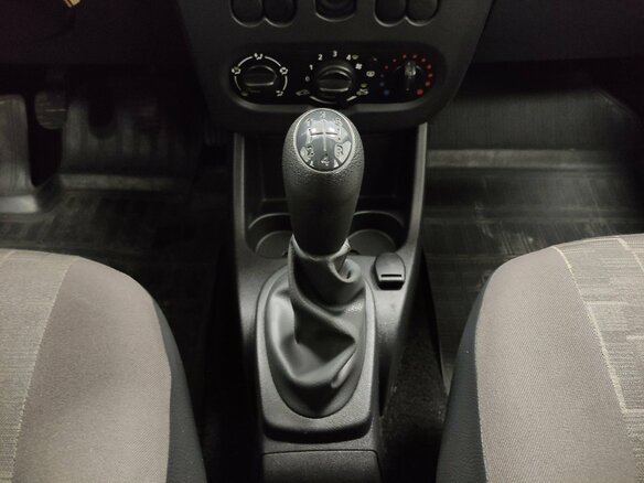 2014 Renault Logan I Рестайлинг, белый, 450000 рублей - вид 12