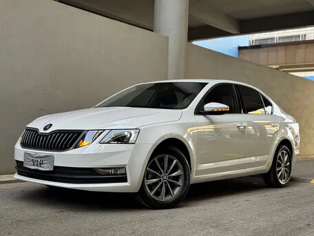 2021 Skoda Octavia III (A7) Рестайлинг, белый, 1577777 рублей, вид 1