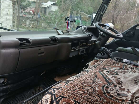 1997 Isuzu Elf (N-series), белый, 650000 рублей